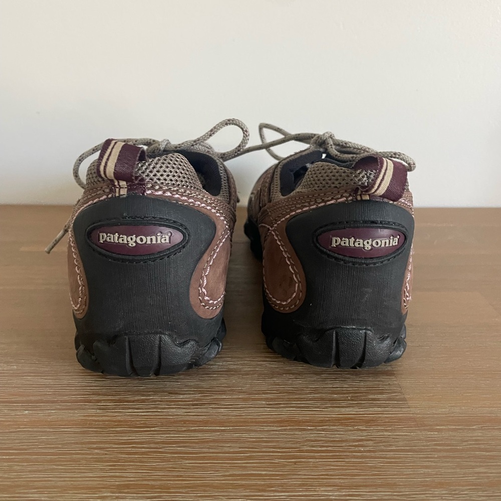 Patagonia Brown and Burgundy hiking  Shoes 8.5 women’s - Picture 3 of 7